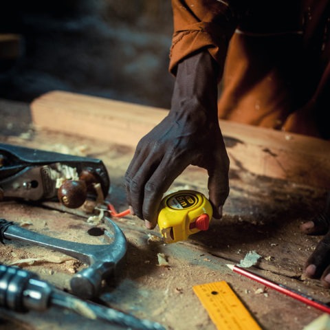 L'atelier de Julius Okoth ©Backdrop